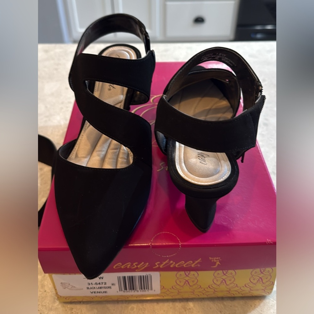 Easy Street Black Women's Heels